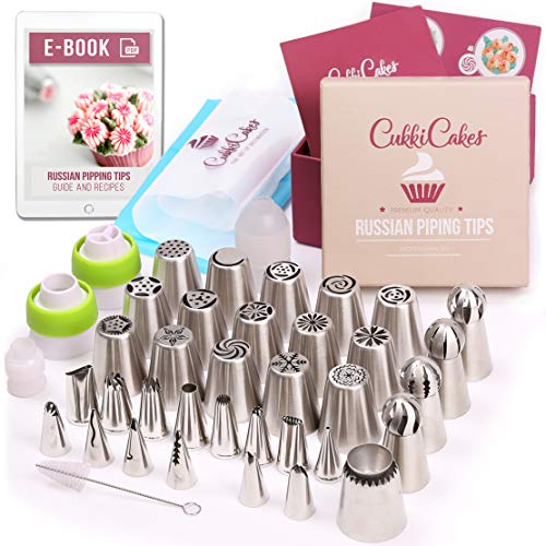 CukkiCakes Boquillas Rusas de Repostería - Set Decoración de Cupcakes y Tartas (61pcs): 34 Boquillas + 20 Mangas Pasteleras Desechables + Bolsa Silicona Reutilizable + 4 Adaptadores + Accesorios