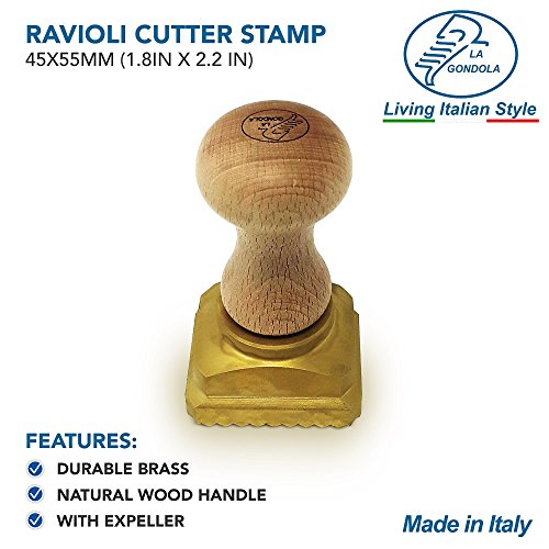 LA GONDOLA Cortador Ravioli Profesional – Sello Raviolis de Latón con Mango de Madera – Ravioli Maker Hecho en Italia ( Tamaño 45x55mm) – Accesorio Pasta Fresca Ideal para Restaurantes y Chefs