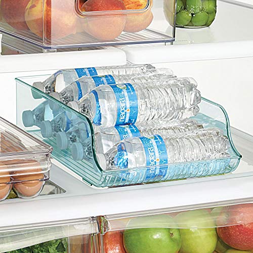 mDesign Botelleros para nevera que ahorran espacio – Estante para botellas de vino, agua y otras bebidas – Cajón de plástico para armarios de cocina y encimera – azul claro