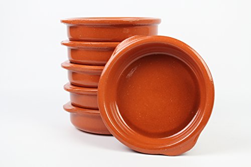 Cazuelas de barro con asas. 16cm diámetro exterior con asas 17,4cm x 4,4cm altura. Conjunto de 6 cazuelas. Hechas en España. Barro refractario. Medidas interiores 13,8cm