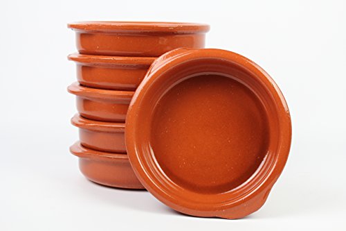 Cazuelas de barro con asas. 16cm diámetro exterior con asas 17,4cm x 4,4cm altura. Conjunto de 6 cazuelas. Hechas en España. Barro refractario. Medidas interiores 13,8cm