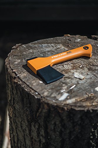 Fiskars Hacha pequeña de camping, Estuche incluido, Longitud: 23 cm, Peso: 564 g, Naranja, 1015617