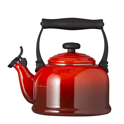 LE CREUSET Tradition Tetera, Acero esmaltado/Mango fenólico, Rojo (Cereza), 2,1 L