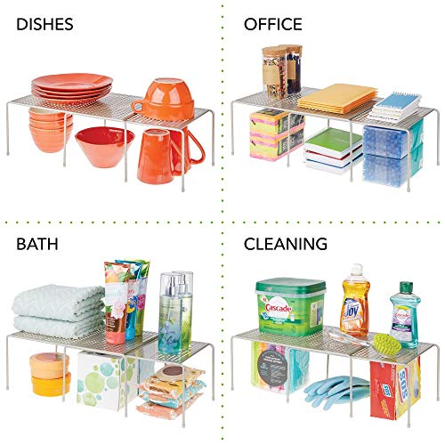 mDesign Juego de 4 estanterías metálicas para armarios de Cocina – Estante para vajilla de Metal – Amplía la Superficie de Apoyo – Baldas de Cocina Antideslizantes y Extensibles – Plateado Mate