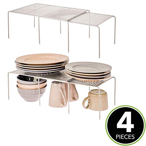 mDesign Juego de 4 estanterías metálicas para armarios de Cocina – Estante para vajilla de Metal – Amplía la Superficie de Apoyo – Baldas de Cocina Antideslizantes y Extensibles – Plateado Mate