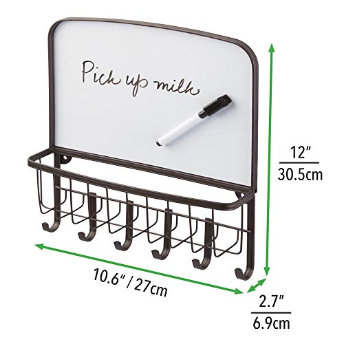 mDesign Organizador de llaves – Portallaves de pared con bandeja para correspondencia y pizzara para escribir – Organizador de cartas para recibidor, cocina, etc. – bronce