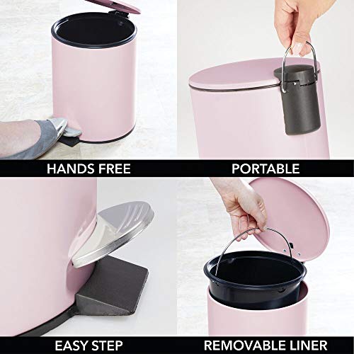 mDesign Papelera de baño redonda – Contenedor de residuos de metal con 5 litros de capacidad, pedal, tapadera y cubo interior – Elegante cubo metálico para baño, cocina o despacho – rosa