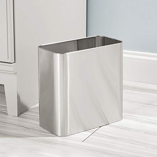 mDesign Papelera de oficina rectangular – Papelera metálica compacta y espaciosa para baño, cocina u oficina – Cubo de basura de metal – plateado