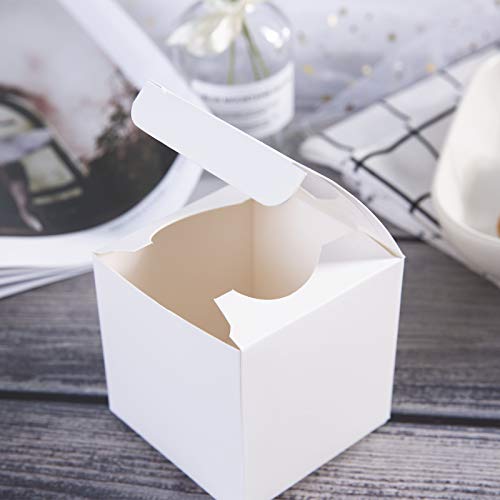One More - Cajas para magdalenas pequeñas de 3 pulgadas con forma de corazón y ventana sin asa, caja pequeña para cupcakes, contenedores individuales, 3 x 3 x 3 pulgadas, paquete de 24