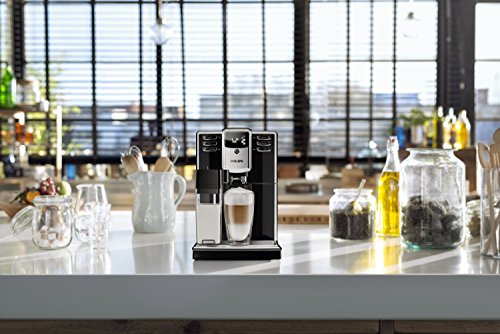 Philips EP5360/10 Serie 5000 - Cafetera Súper Automática, 6 Bebidas de Café, Jarra de Leche Integrada, Limpieza Automática, Molinillo Ceramico