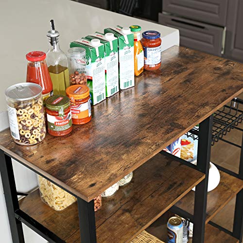 VASAGLE Estantería de Cocina de Estilo Industrial, con Marco de Metal, Cesta de Alambre y 6 Ganchos, para Mini Horno, Especias y Utensilios, Marrón Rústico y Negro KKS90X