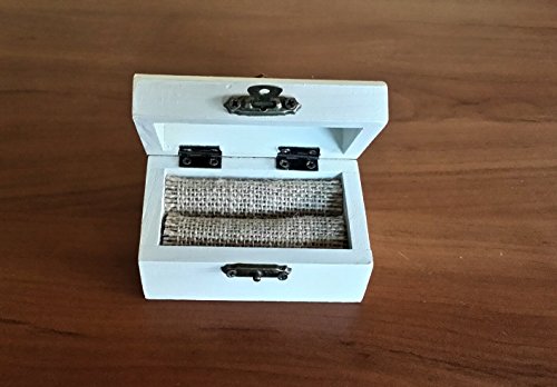 Caja anillos boda de corazón,caja anillos compromiso especial bodas rústicas,color blanco 11 y dentro arpillera o encaje vintage. Medidas 8,5x5x4,5 cm.