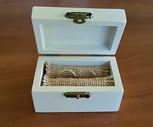 Caja anillos boda de corazón,caja anillos compromiso especial bodas rústicas,color blanco 11 y dentro arpillera o encaje vintage. Medidas 8,5x5x4,5 cm.