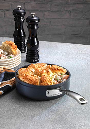 Le Creuset Sauté de aluminio antiadherente, diametro 24 cm, Libre de PFOA, Para todas las fuentes de calor, incluso la inducción, Antracita y Plateado