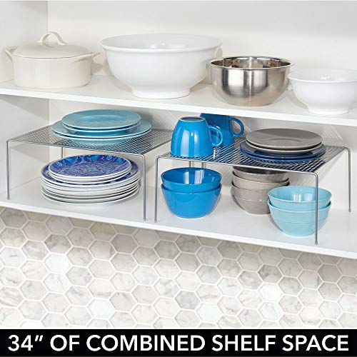 mDesign Juego de 2 estantes de cocina – Soportes para platos independientes de metal – Organizadores de armarios extragrandes para tazas, platos, alimentos, etc. – plateado