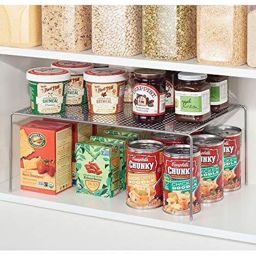 mDesign Juego de 2 estantes de cocina – Soportes para platos independientes de metal – Organizadores de armarios extragrandes para tazas, platos, alimentos, etc. – plateado