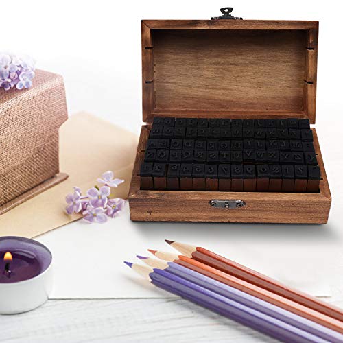 Set 70 Piezas Sellos de Tinta Alfabeto Goma y Madera Con Caja Organizar y Guardar Por Kurtzy - Letras, Números y Signos Puntuación - Set Letras Completo para Artes, Manualidades, Hacer Tarjetas y Más
