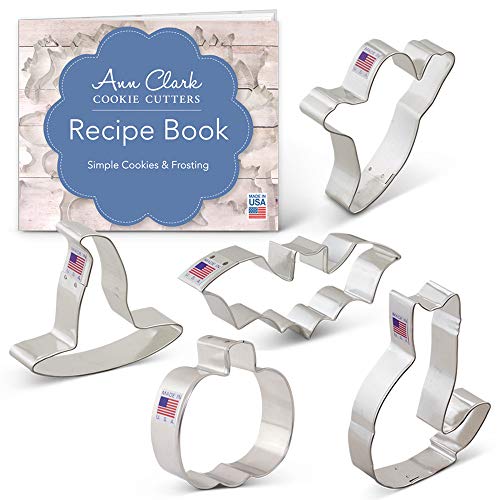 Ann Clark Cookie Cutters Juego de 5 cortadores de galletas Halloween con libro de recetas, calabaza, murciélago, fantasma, sombrero de bruja y gato - Acero fabricado en EE. UU.