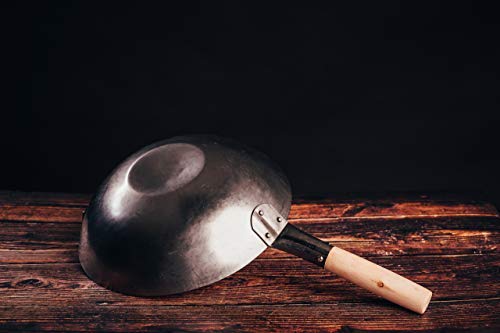 pasoli Wok con Base Plana para la Cocina (también de inducción) | 30 cm de diámetro | Tradicional de Acero al Carbono Martillado a Mano | Wok Base Plana | Mango de Madera | Capa Antiadherente Natural