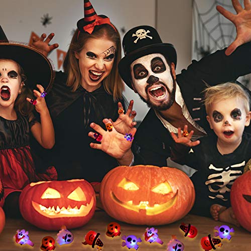 60 Piezas Decoraciones de Anillos de Flash LED Favores de Fiesta de Halloween Anillos de Goma de Dedo de Flash en Formas Varias de Calabaza Esqueleto Araña Elfos