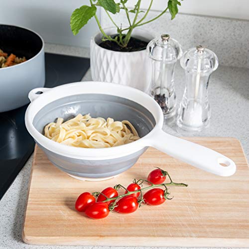 Addis "Pop & Store Plegable Alimentos colador con Mango, Color Blanco y Gris