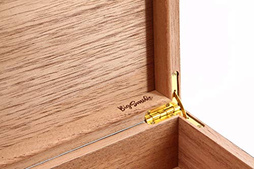 BigSmoke Humidor de Puros - Caja de Madera con Exterior de Cedro, Humidificador e Higrómetro Magnético de Latón - Caja Hermética con Divisor y Bisagras - 30 Puros - Marrón