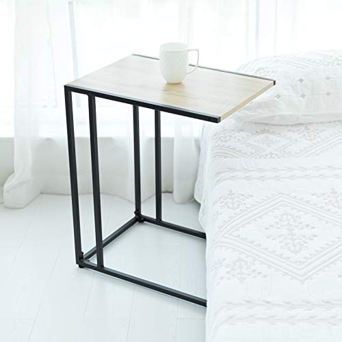 C-Hopetree - Mesa de centro lateral con forma de C, pequeña diapositiva debajo del sofá de entrenador, mesa C para portátil, marco de metal negro, aspecto moderno de madera industrial