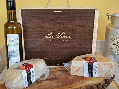 Caja Regalo GOURMET. (PACK C: QUESOS ARTESANOS CON ESPECIAS y Botella AOVE ECO) - La Verea Andaluza. Quesos artesanos y Aceite de oliva v.e. ECOLÓGICO, 100% Monovarietal Arbosana. Cesta navidad.