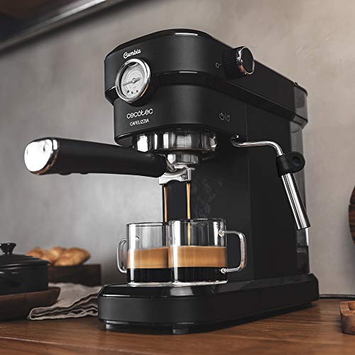 Cecotec Cafetera Espresso Cafelizzia 790 Black Pro. 1350 Potencia máx, Sistema de rápido Calentamiento, 20 Bares, manometro, Modo Auto para 1o 2 cafés, vaporizador orientable