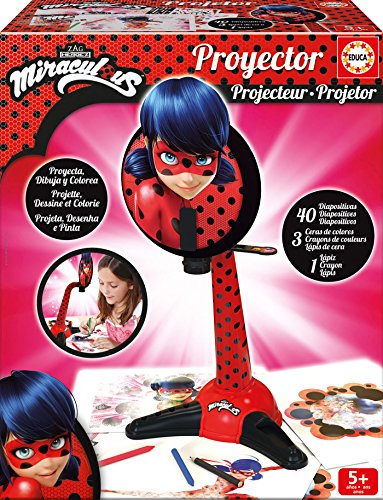 Educa - Proyector Miraculous Ladybug 40 diapositivas, incluye adhesivos, ceras de colores y un lápiz, a partir de 5 años (17415)