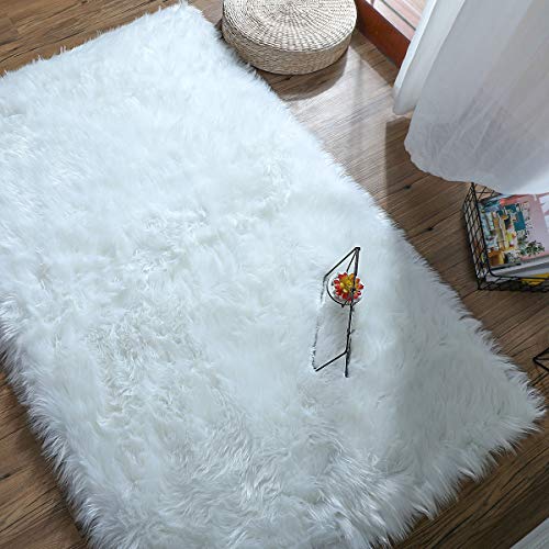 Falso Piel de carnero Vellón Alfombra,HEQUN Elegante De Pelo Largo Mullida Excelente piel Sintética de calidad Alfombra de Lana (Blanco, 75 X 120CM)