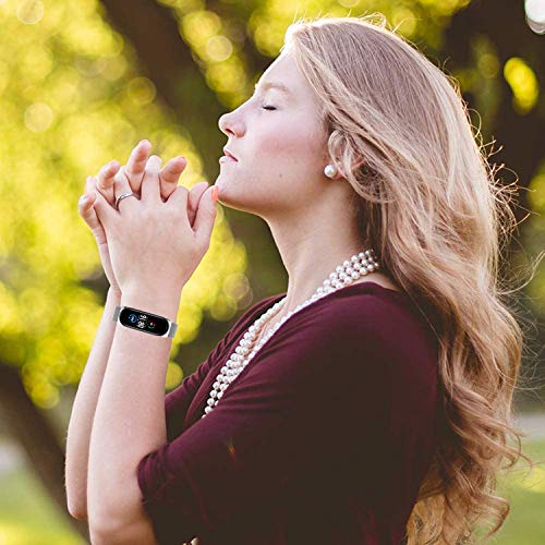 Ferilinso Correas Metal para Xiaomi Mi Band 5 + 2 Piezas Protector Pantalla, Pulsera Pulseras de Actividad Reloj Wristband Repuesto Bandas de Acero Inoxidable Agradable con Cierre-Plata