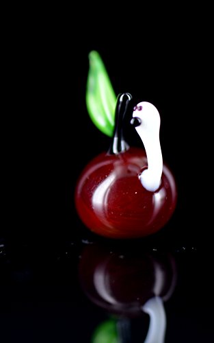 Figura de manzana con gusano rojo – Miniatura de cristal – Amuleto de la suerte