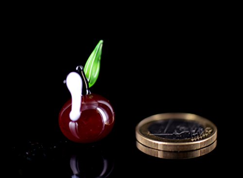 Figura de manzana con gusano rojo – Miniatura de cristal – Amuleto de la suerte
