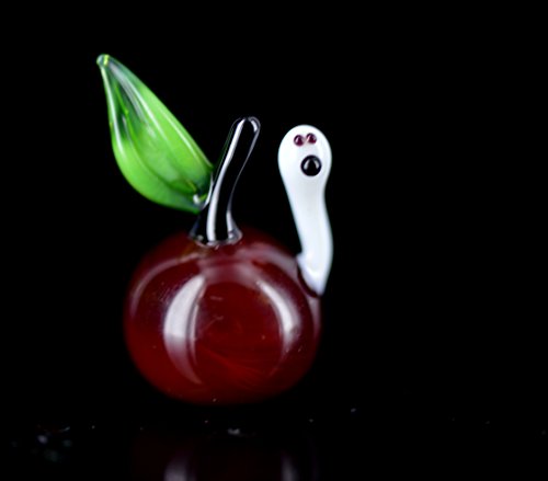 Figura de manzana con gusano rojo – Miniatura de cristal – Amuleto de la suerte