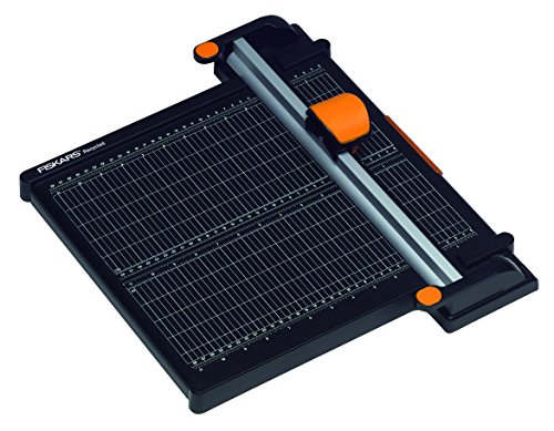 Fiskars Cizalla Rotatoria para papel A4 - 30 cm, Reciclada, Cuchilla con revestimiento de titanio, Negro/Naranja, 1004640