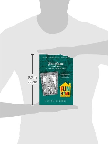 Fun Home: A Family Tragicomic (Mariner Books)