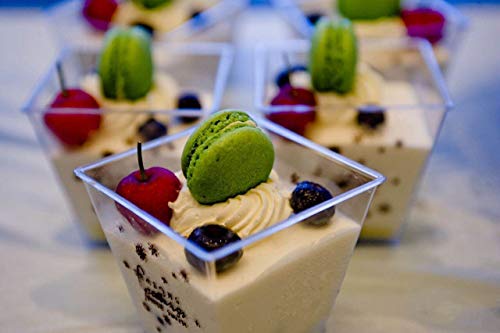 Hbsite 50 Piezas Tazas de Postre 3oz con cucharas Parfait de plástico Transparente Taza Cuadrada Tazón de porción desechable para degustación de Fiestas(3 oz-90ml)