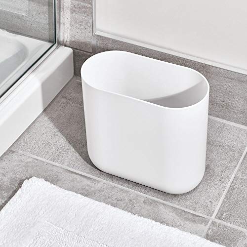 iDesign Cade Cubo de basura para el baño o la cocina, papelera pequeña de plástico, blanco, 26,8 cm x 14,0 cm x 24,8 cm