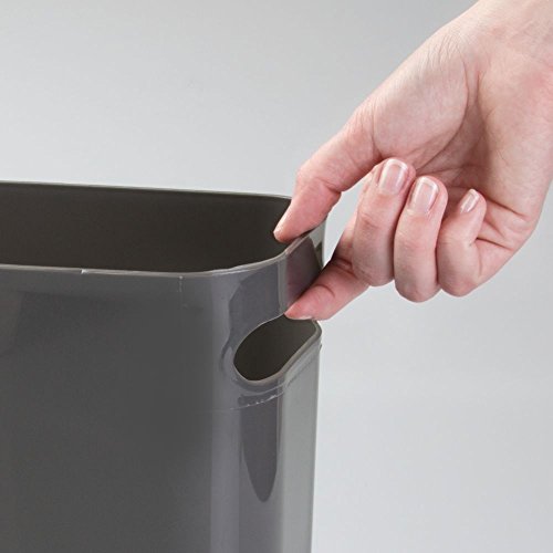 iDesign Cubo de basura con asas, papelera pequeña de plástico para residuos, moderna papelera de cocina, baño y oficina, gris