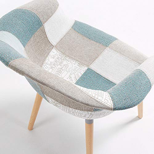 Kave Home - Silla de Comedor Kevya con reposabrazos tapizada en Tela Patchwork Azul con Patas de Madera Maciza de Haya Natural