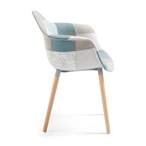 Kave Home - Silla de Comedor Kevya con reposabrazos tapizada en Tela Patchwork Azul con Patas de Madera Maciza de Haya Natural