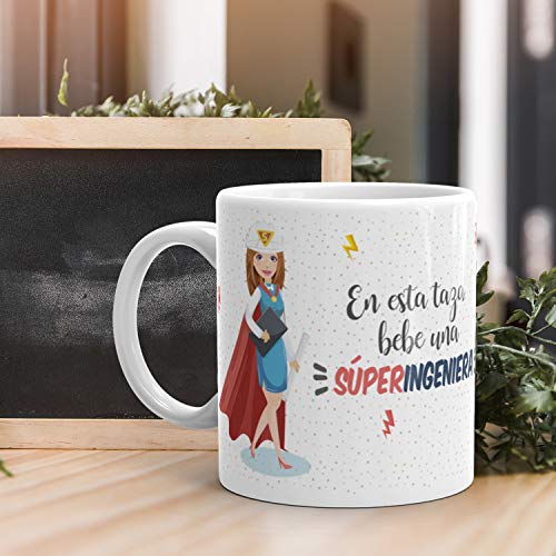 Kembilove Taza de Café Ingeniera – En Esta Taza Bebe una Súper Ingeniera – Taza de Desayuno para la Oficina – Taza de Café y Té para Profesionales – Taza de Cerámica Impresa – Tazas de 350 ml