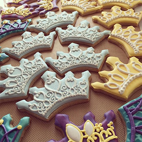 KENIAO Juego de Cortadores de Galletas en Forma de Corona Moldes para Galletas - 4 Piezas -Corona de Rey, Corona de Reina, Corona de Príncipe y Corona de Princesa - Acero Inoxidable