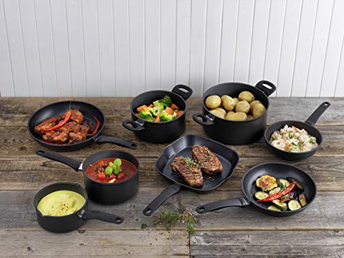 Kuhn Rikon 37454 Stielkasserolle 3.0L/20cm Cazo de cocina EASY INDUCTION, apto para vitrocerámica e induccion, 3 Litros, 20 cm, Aluminum, Negro