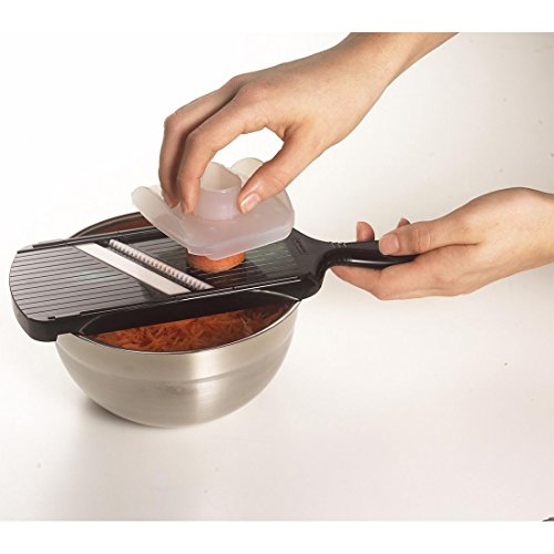 KYOCERA CSN-182-NBK, Julienne mandolina, Cuchilla Afilada de cerámica de circonio, Que Incluye Protector de Mano, Ligero, Apto para lavavajillas, Negro