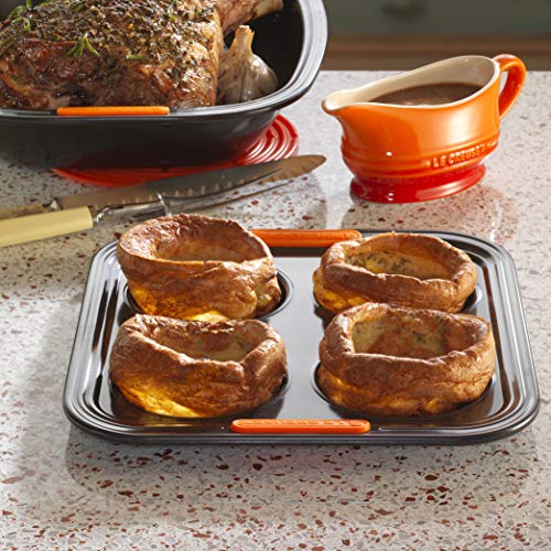 Le Creuset 941012000 Molde Antiadherente para 4 Yorkshire Puddings, Ø 10 cm, Libre de PFOA, Resistente a ácidos, Revestimiento de Acero al Carbono, Gris/Naranja