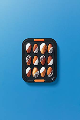 Le Creuset Molde antiadherente para 12 conchas, Libre de PFOA, Resistente a ácidos, Revestimiento de acero al carbono, Gris y Naranja
