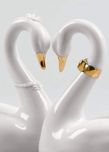LLADRÓ Figura Cisnes Corazón Blanco. Lustre Dorado. Figura Cisne de Porcelana.