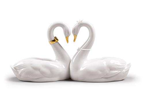 LLADRÓ Figura Cisnes Corazón Blanco. Lustre Dorado. Figura Cisne de Porcelana.
